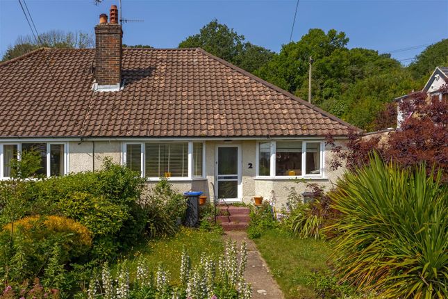 2 bed property, in Parham Road, £375,000