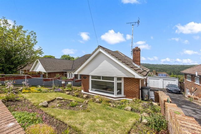 3 bed property, in Wheatfield Way, £400,000