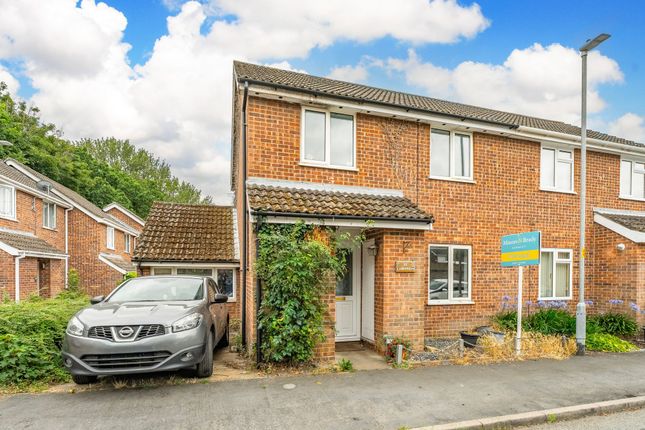 3 bed property, in Lindford Drive, £290,000