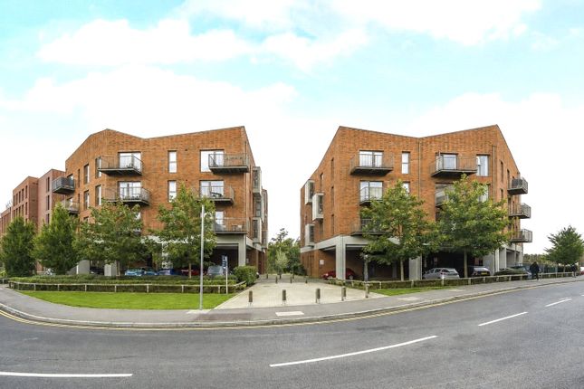 2 bed property, in Guildford, £500,000