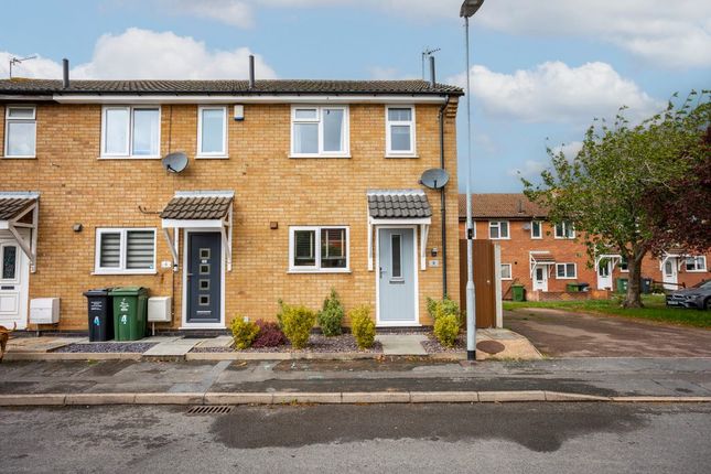 2 bed property, in Phoenix Drive, £200,000