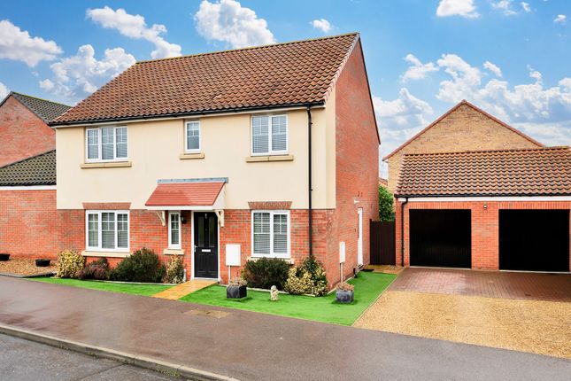 4 bed property, in Glebe Drive, £490,000