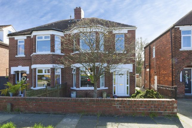 3 bed property, in Plantation Drive, £200,000