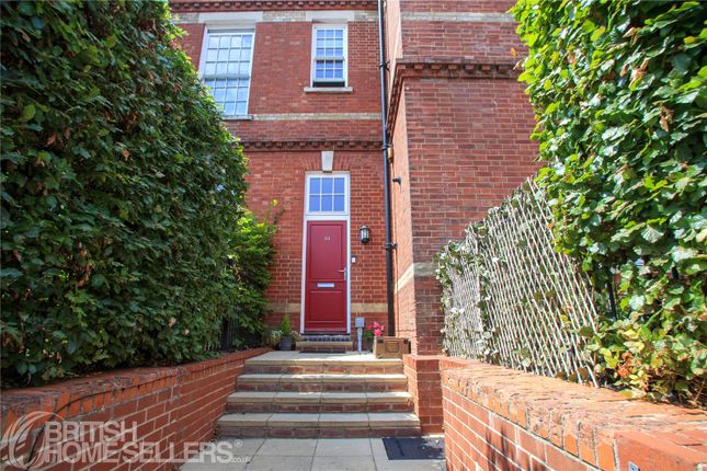 3 bed property, in Watertower Way, £340,000