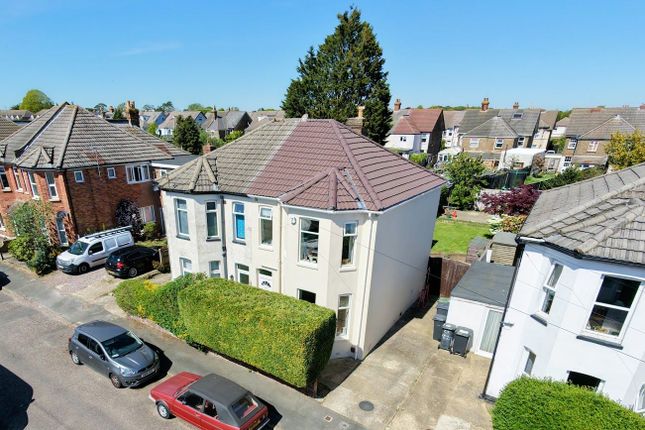 3 bed property, in Capstone Road, £350,000