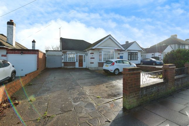 3 bed property, in Rochford Road, £375,000