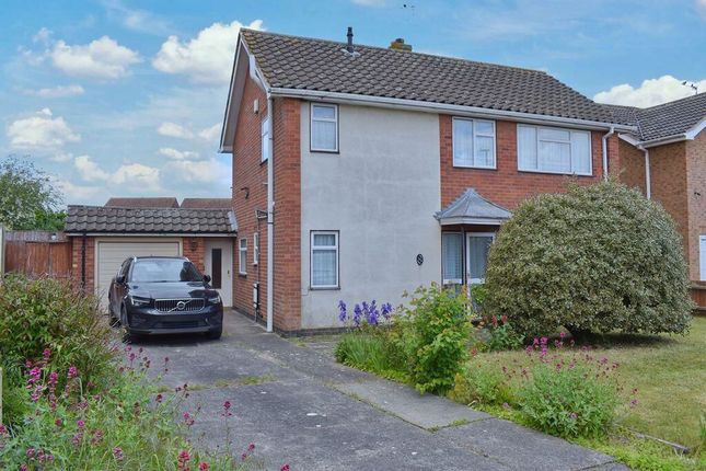 3 bed property, in Grange Road, £225,000