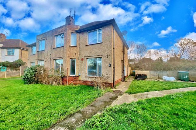 2 bed property, in Highfield Gardens, £185,000