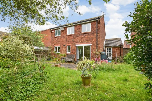 4 bed property, in Hunting Gate, £475,000