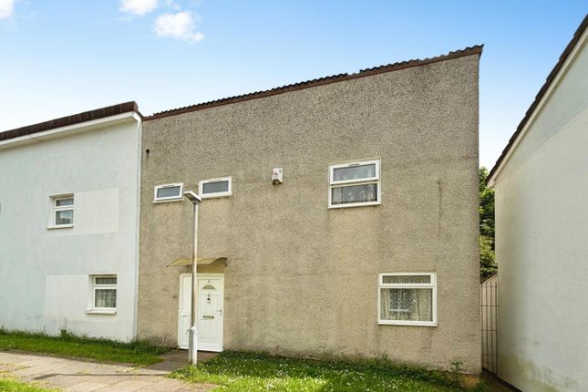 2 bed property, in Camberley Road, £210,000