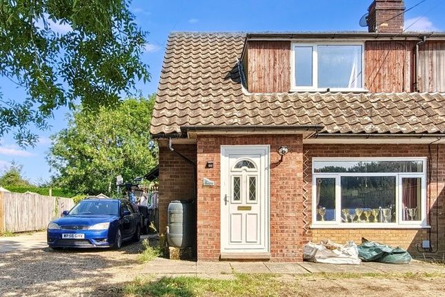 2 bed property, in Denham Corner, £200,000
