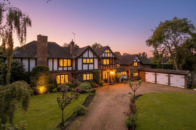 7 bed property, in Old Farm Drive, £1,350,000
