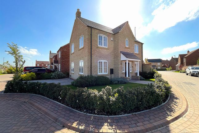 3 bed property, in Chappell Close, £280,000