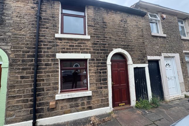 2 bed property, in West View Place, £80,000