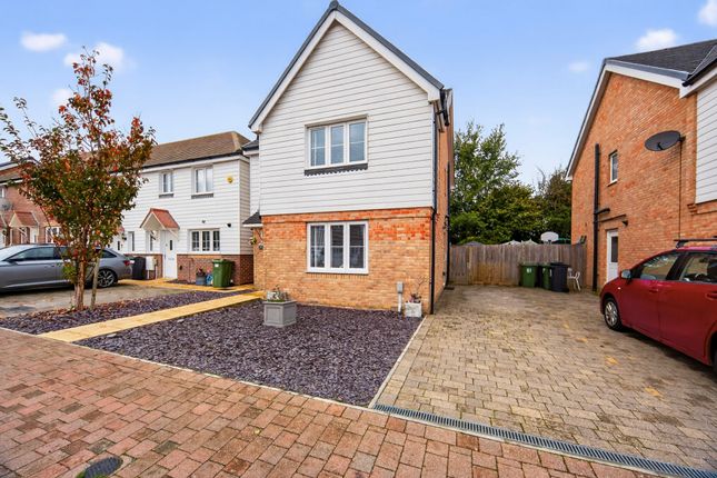 3 bed property, in St. Lawrence Crescent, £395,000