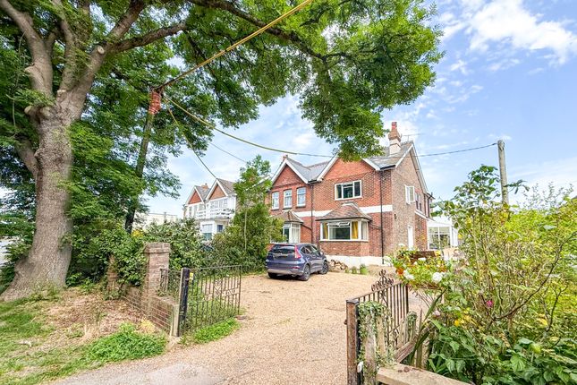 3 bed property, in Pevensey Road, £425,000
