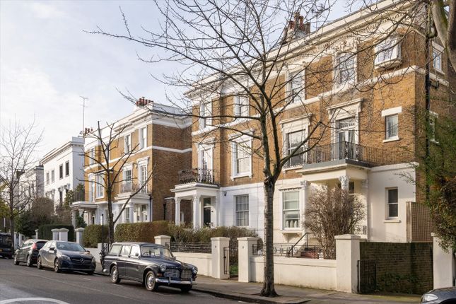 2 bed property, in Chepstow Villas, £1,400,000