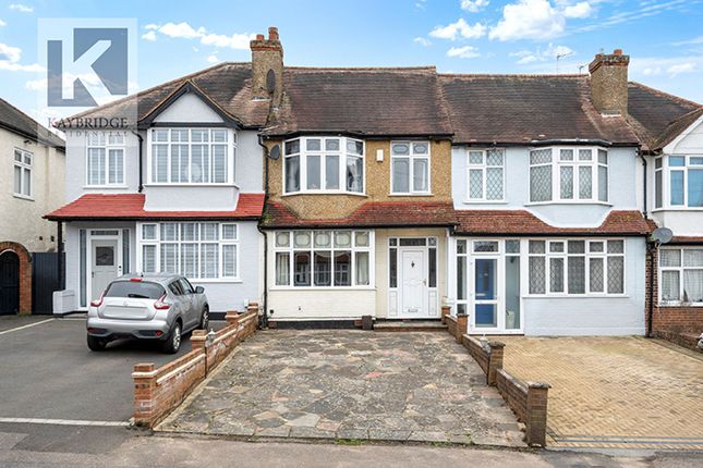 3 bed property, in Stoneleigh Avenue, £525,000