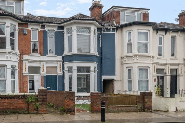 6 bed property, in Waverley Road, £500,000