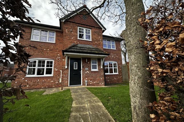 4 bed property, in Becconsall Gardens, £350,000