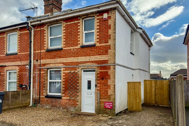 3 bed property, in Latimer Road, £290,000