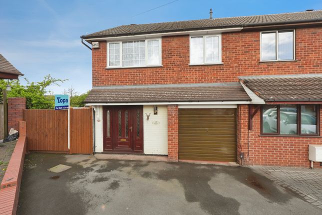 3 bed property, in Netherend Close, £260,000