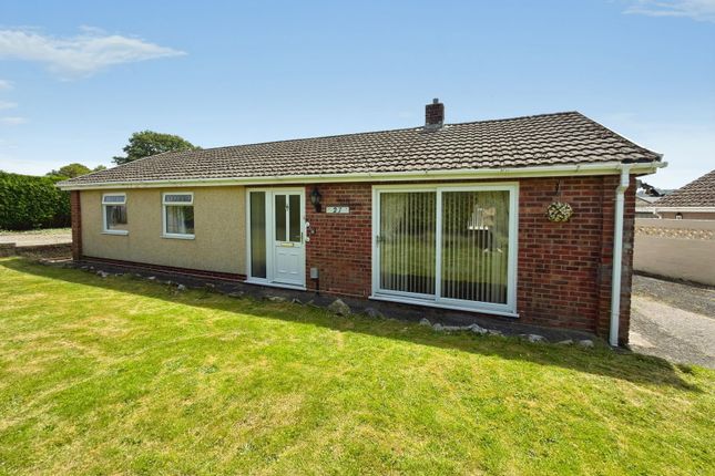 3 bed property, in Butterslade Grove, £210,000