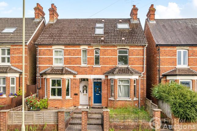 4 bed property, in Basingstoke, £320,000