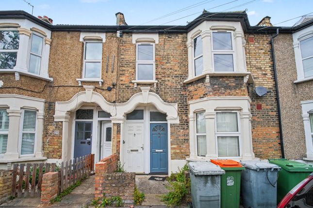 1 bed property, in Ling Road, £215,000