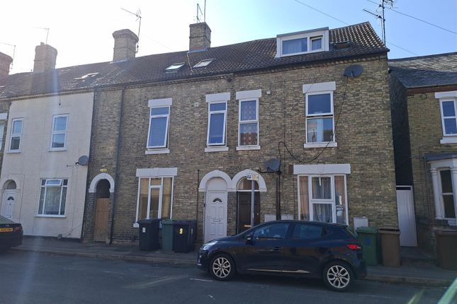 5 bed property, in St Marks Street, £275,000