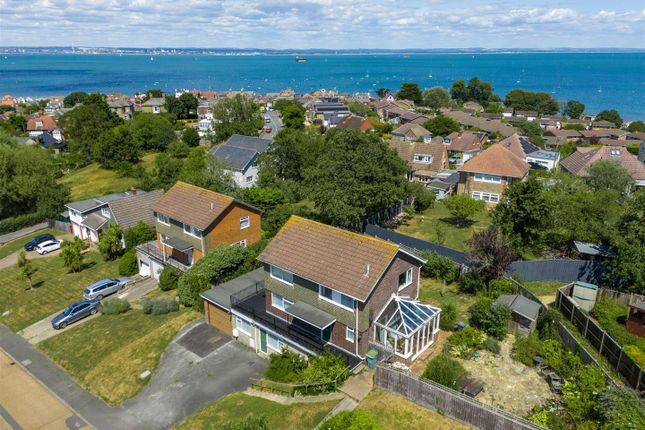 6 bed property, in Seaview, £695,000