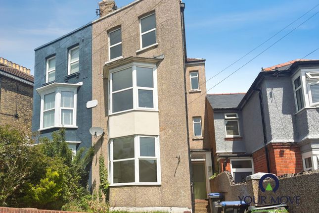 4 bed property, in Vale Road, £300,000