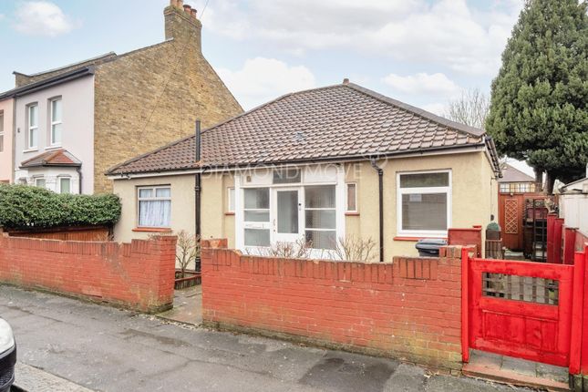 3 bed property, in Rossindel Road, £499,950