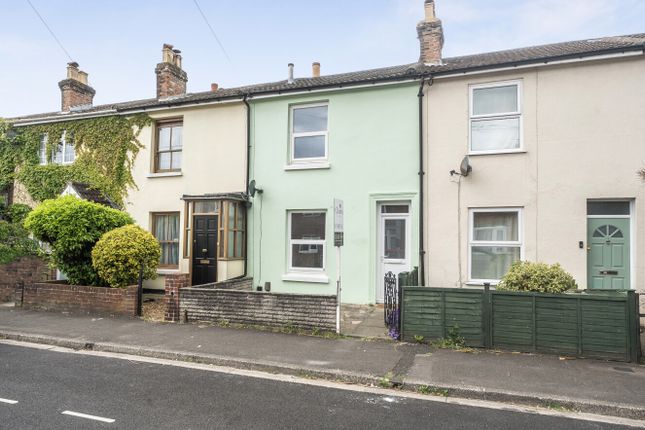 2 bed property, in Queenstown Road, £240,000