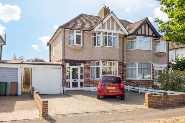 3 bed property, in Woodstock Avenue, £575,000