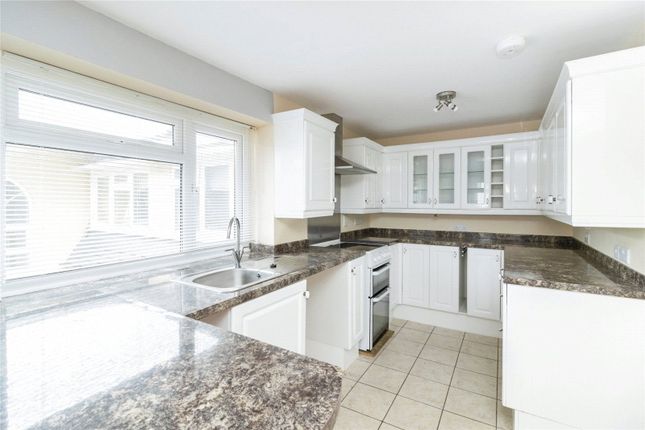 2 bed property, in St. Peters Hill, £150,000