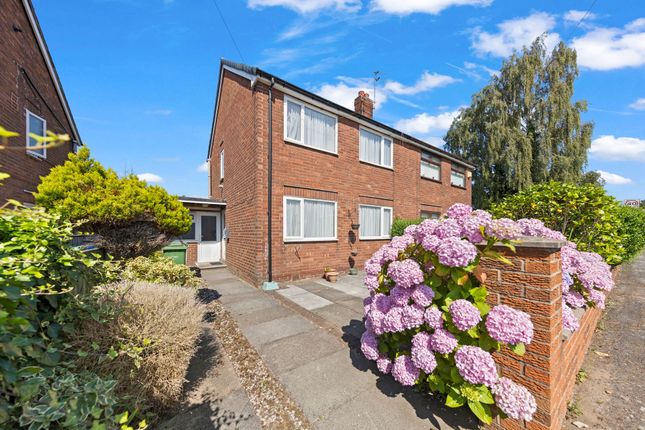 3 bed property, in Greymist Avenue, £200,000