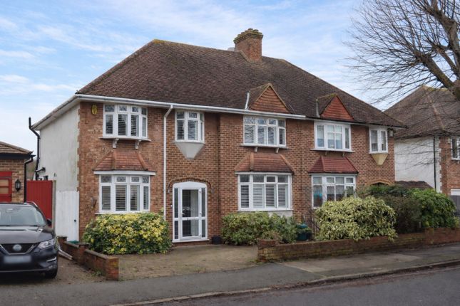 4 bed property, in Bourne Vale, £875,000