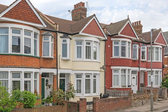 3 bed property, in Lynwood Road, £850,000
