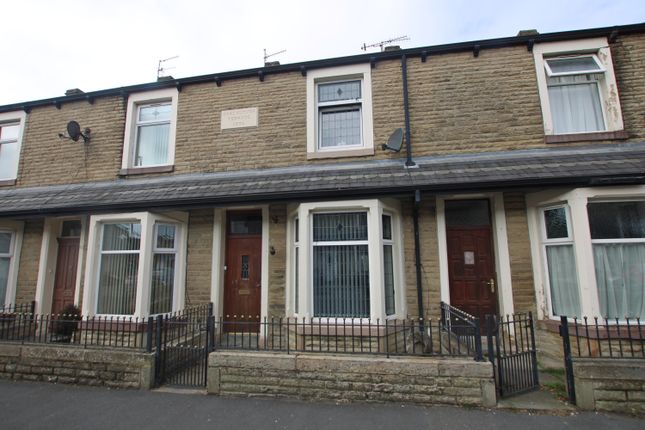 2 bed property, in Coal Clough Lane, £90,000