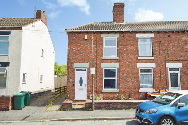 2 bed property, in Stanhope Road, £135,000