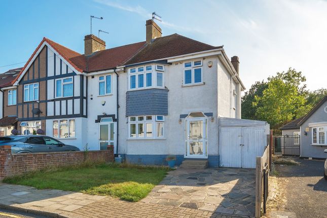 3 bed property, in Chatsworth Avenue, £580,000