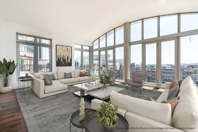 3 bed property, in Star Place, £2,500,000