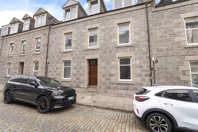 1 bed property, in 24 Ashvale Place, £40,000