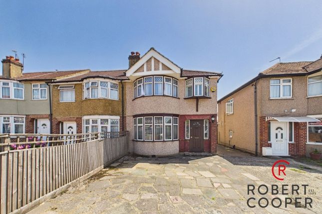 3 bed property, in Eastcote Lane, £525,000