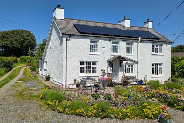 4 bed property, in Maesycrugiau, £485,000