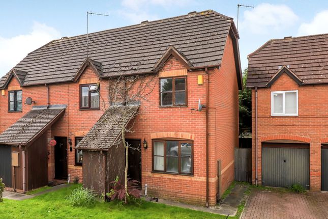 2 bed property, in Braddock Close, £160,000