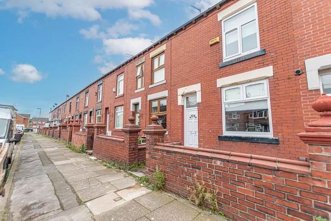5 bed property, in 120 Boundary Park Road, £300,000