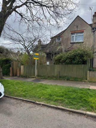 3 bed property, in Central Avenue, £275,000