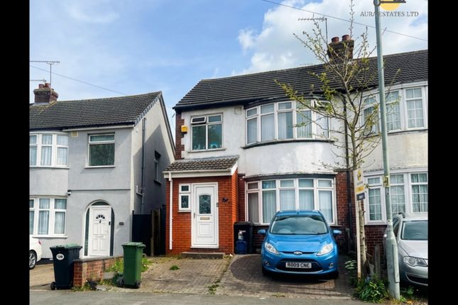 1 bed property, in Blundell Road, £320,000